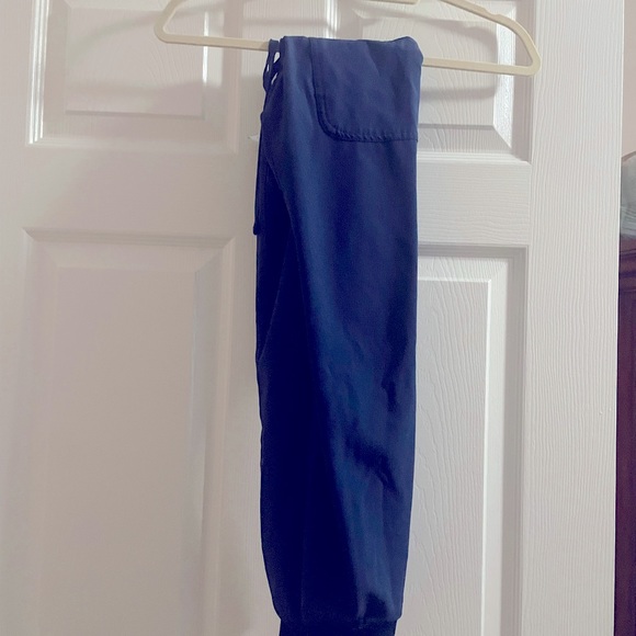 Navy blue xxs heart soul jogger and slit top scrubs excellent condition - Picture 3 of 9